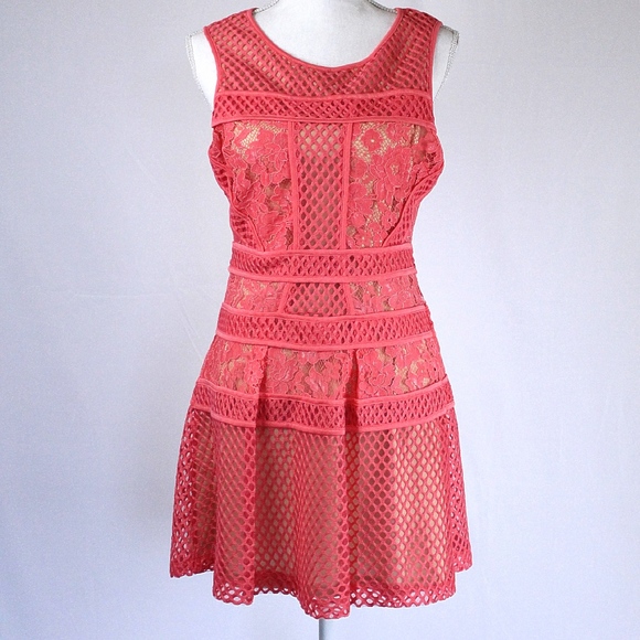VENUS Dresses & Skirts - VENUS NWOT Trim Detail Lace Coral Dress